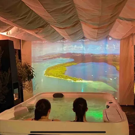 홈스테이 Le Jacuzzi De Marie 투르쿠앵